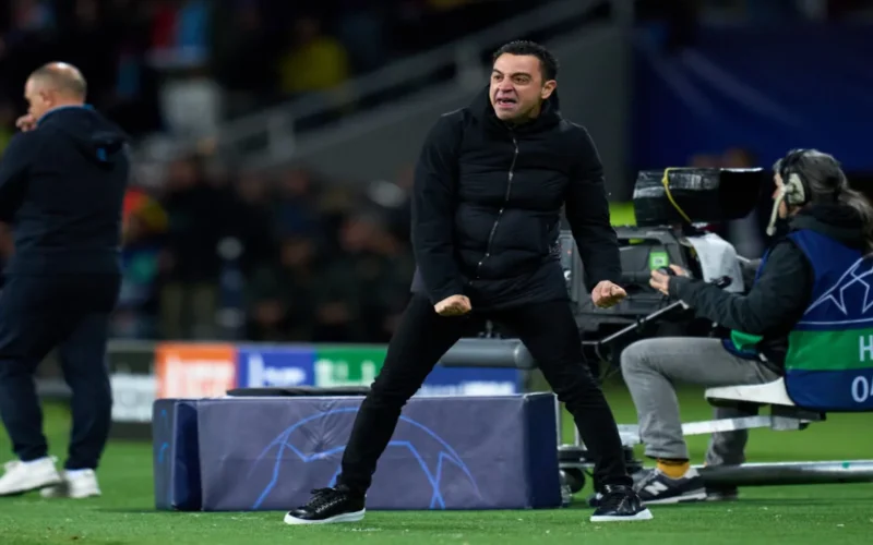 يتلقى تشافي هيرنانديز عرضين من أندية الدوري الإنجليزي